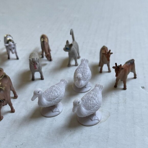 17 Farm Animals Model Mini Poultry Figure Kids Toys Cows Horse Goat Hen Playset - Picture 4 of 7